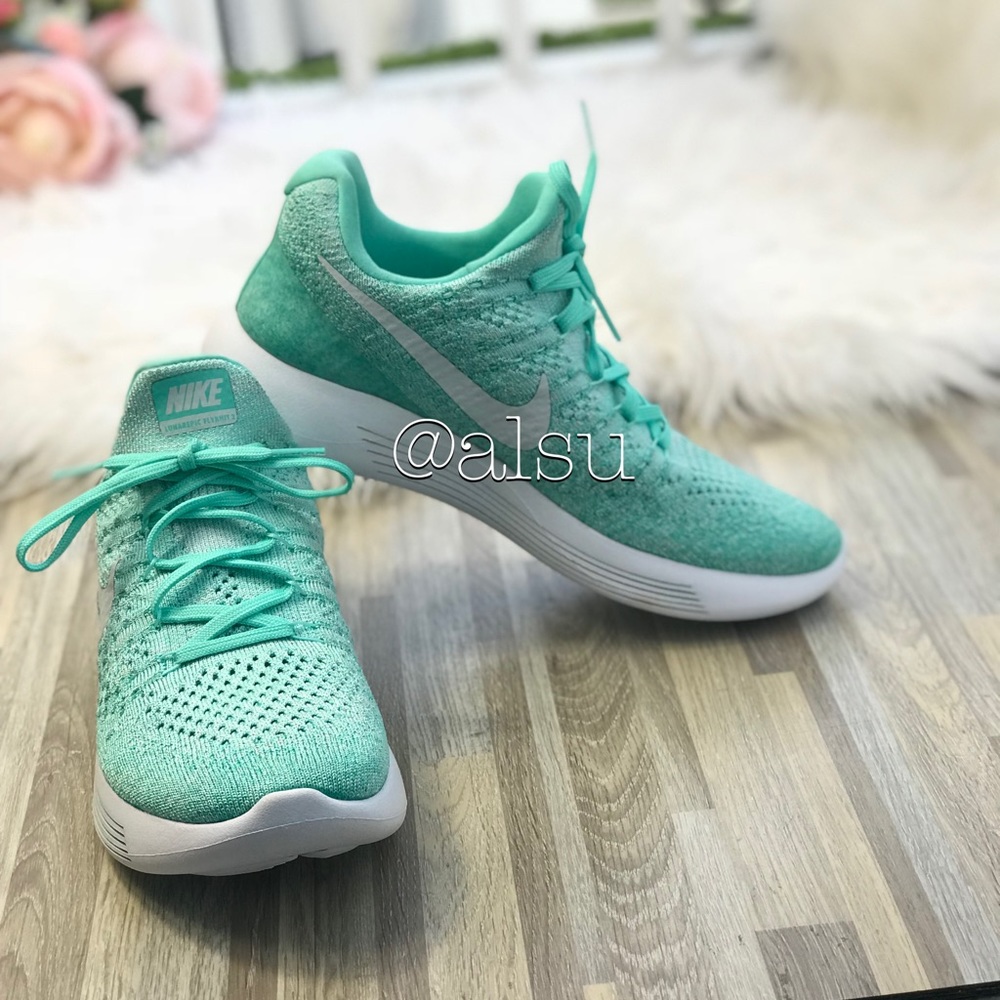 NWT Nike Lunarepic Low Flyknit 2 Hyper Turg WMNS - Picture 3 of 6